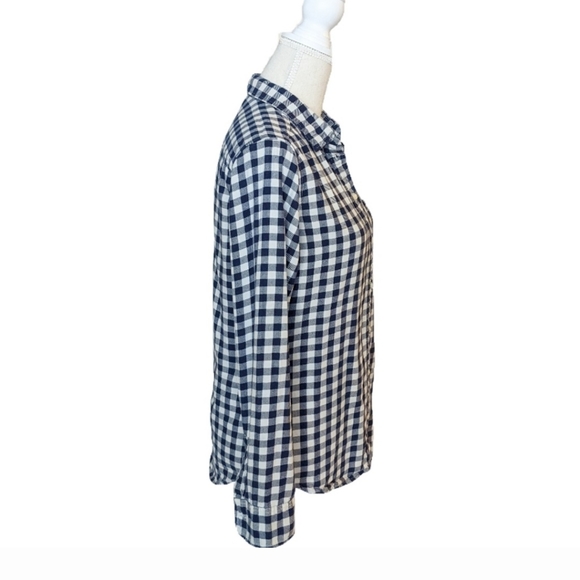 Uniqlo Plaid Long Sleeve Flannel Button Up Top. M. Runs Small. - Picture 4 of 6